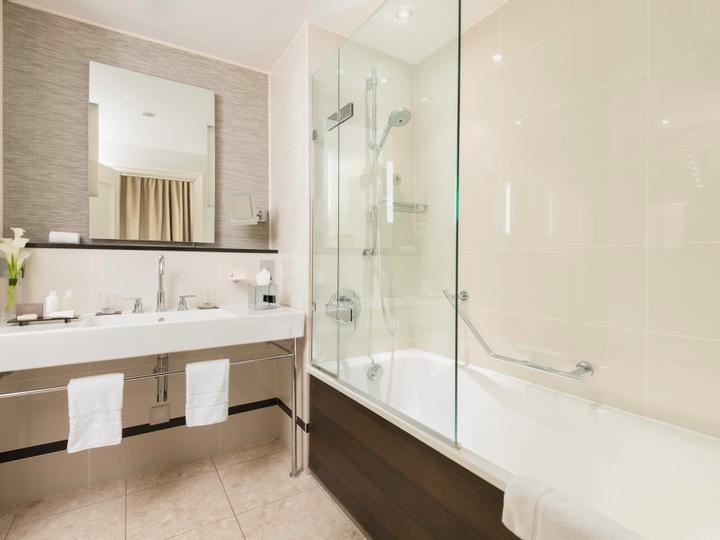 Executive Rooms & Suites | St. James' Court, A Taj Hotel, London